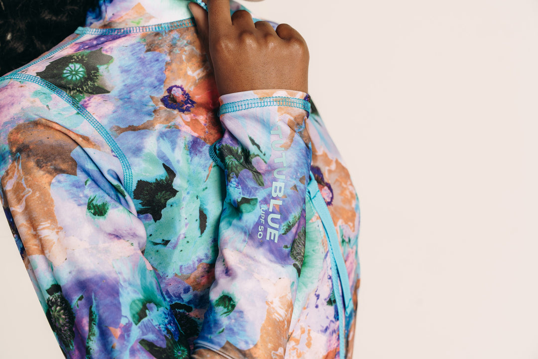 Women's Zip Rash Guard With Back Pocket - Neon Blue Poppy