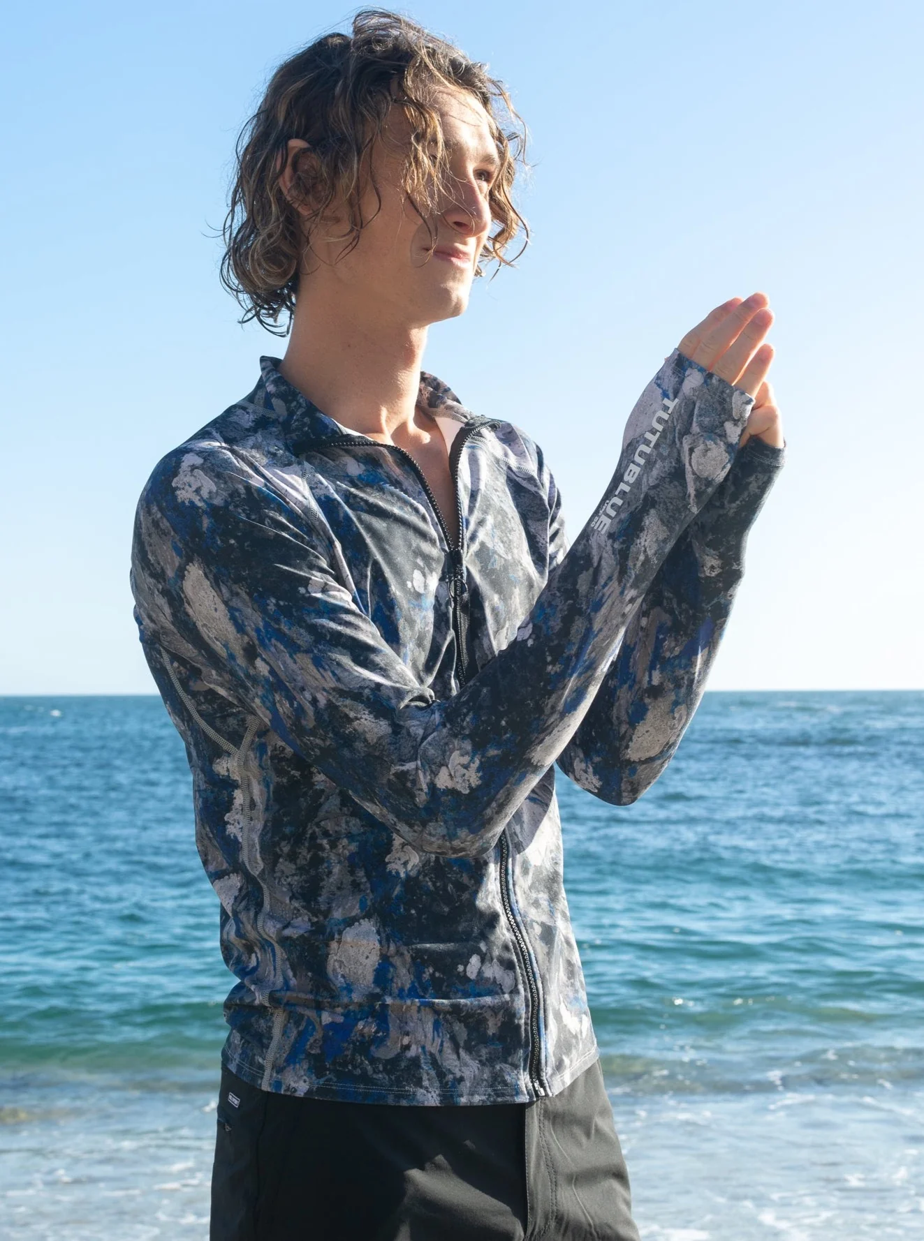 MEN'S ZIP RASH GUARDS
