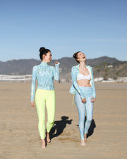 WOMEN'S PULLOVER RASH GUARD - BLUE MOSAIC